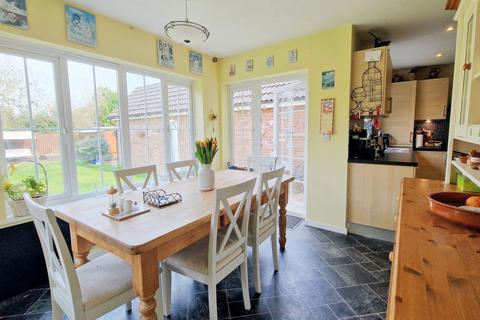 4 bedroom detached house for sale, Warwick Road, Dunmow CM6