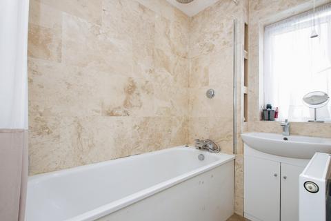 65 Edington Road, London, SE2 9JX