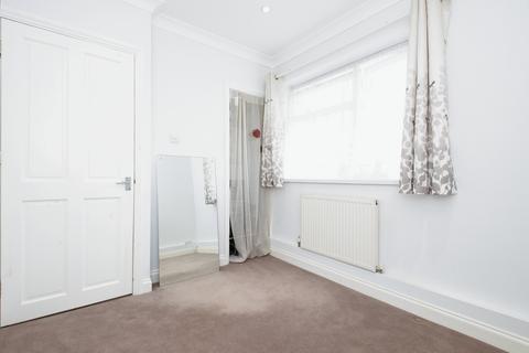 65 Edington Road, London, SE2 9JX