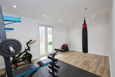 65 Edington Road, London, SE2 9JX