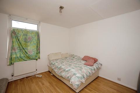 43 Passfield Path, London, SE28 8BT