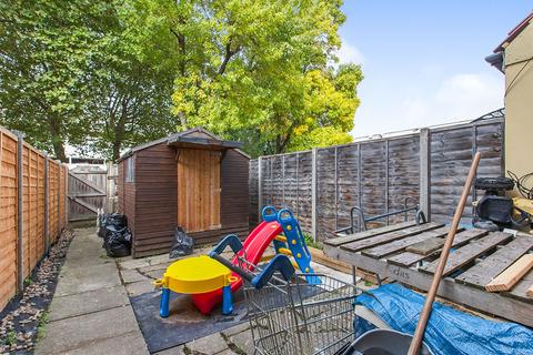 7 Redpoll Way, Erith, DA18 4BU