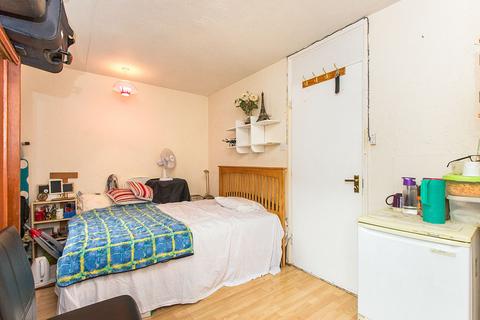 7 Redpoll Way, Erith, DA18 4BU