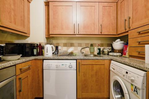 2 bedroom flat for sale, Hermitage Close, London SE2