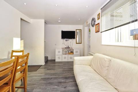 42 Fleming Way, Thamesmead, London, SE28 8NS