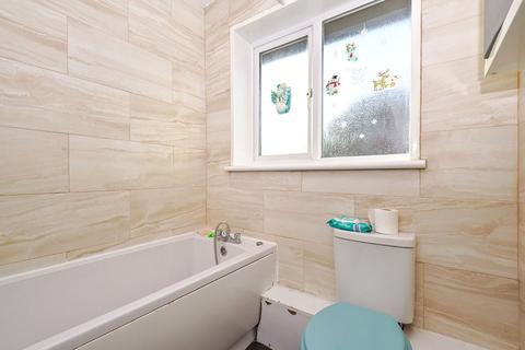 42 Fleming Way, Thamesmead, London, SE28 8NS
