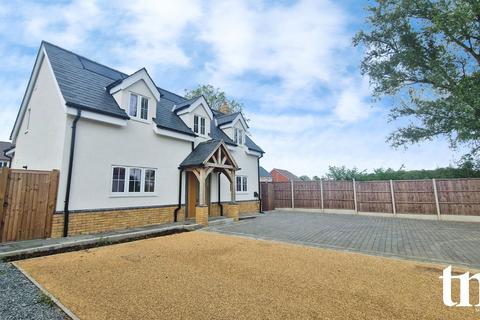 4 bedroom detached house for sale, Dunmow, dunmow CM6