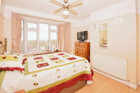 3 bedroom terraced house for sale, Manton Road, London SE2