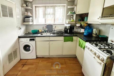 3 Dianthus Close, London, SE2 0UX