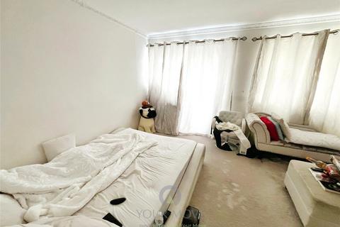 3 Dianthus Close, London, SE2 0UX