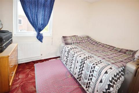 16 Malthus Path, London, SE28 8AJ