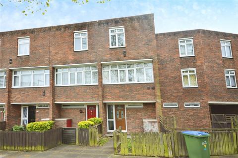 3 bedroom terraced house for sale, Passfield Path, London SE28