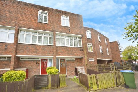 46 Passfield Path, London, SE28 8BT