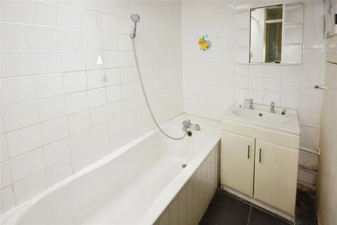 46 Passfield Path, London, SE28 8BT
