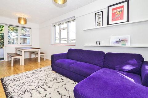 3 bedroom flat for sale, New Road, London SE2