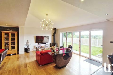 5 bedroom detached house for sale, Barnston Green, Dunmow CM6