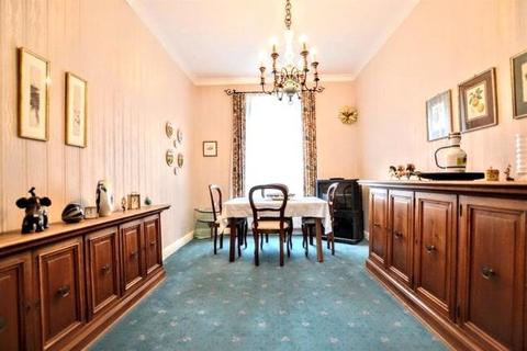 3 Hall Close, Worsbrough, Barnsley, S70 5LN