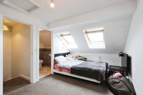 92 Farm Road, Barnsley, S70 3DL