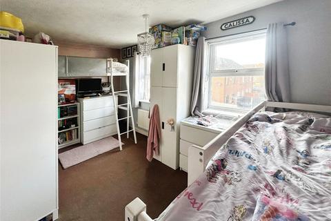 4 bedroom terraced house for sale, Redhill Avenue, South Yorkshire S70