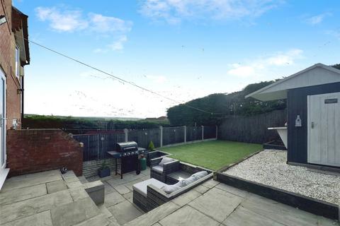 27 Croft Drive, Mapplewell, Barnsley, S75 6AN