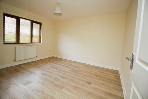 3 bedroom end of terrace house to rent, Oakridge Road, Hampshire RG21