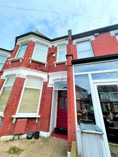 Terraced house to rent, Boundary Road N22