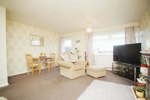 3 bedroom terraced house for sale, Kings Gardens, Warwickshire CV12