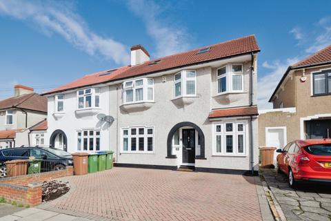 38 Cranbrook Road, Bexleyheath, DA7 5EY