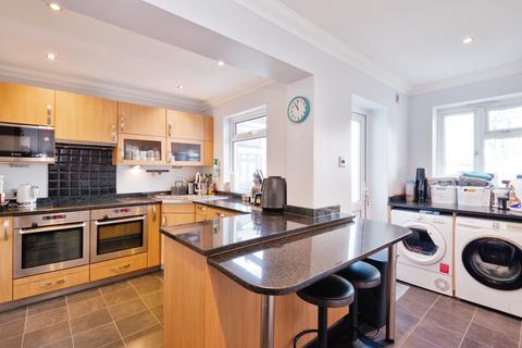 38 Cranbrook Road, Bexleyheath, DA7 5EY