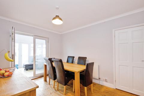 38 Cranbrook Road, Bexleyheath, DA7 5EY