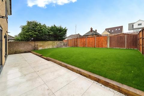 4 bedroom detached house for sale, Fairway, Bexleyheath DA6