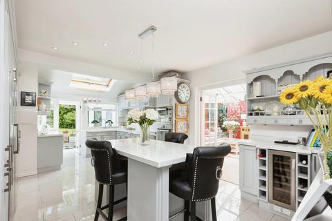 6 Warren Road, Bexleyheath, DA6 7LU
