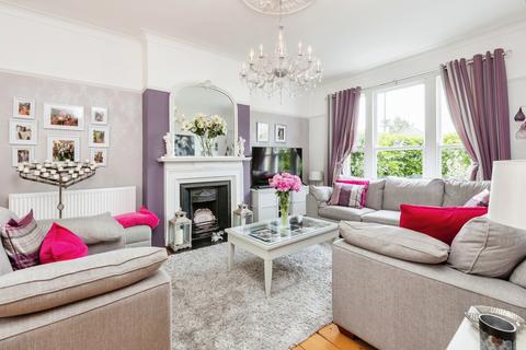6 Warren Road, Bexleyheath, DA6 7LU