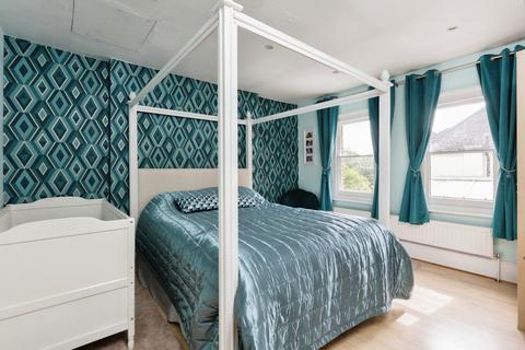 6 Warren Road, Bexleyheath, DA6 7LU