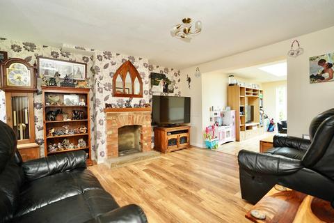 3 bedroom terraced house for sale, Knotting Road, Melchbourne, Bedford, MK44