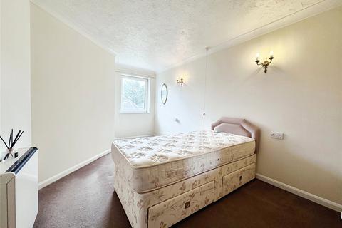 1 bedroom flat for sale, East Street, Bexleyheath DA7