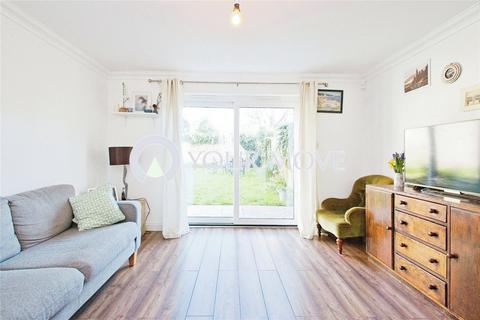 19 Woodville Close, London, SE3 8ED