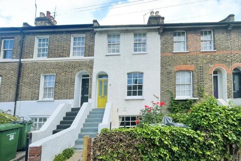 32 Reynolds Place, London, SE3 8SX