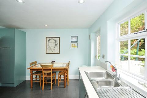 32 Reynolds Place, London, SE3 8SX