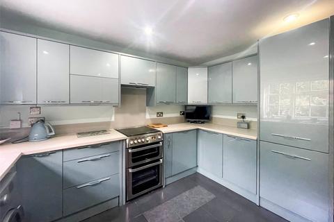 32 Reynolds Place, London, SE3 8SX