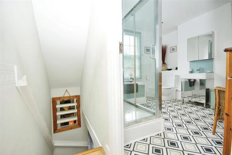 32 Reynolds Place, London, SE3 8SX