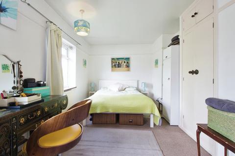 2 Dursley Road, London, SE3 8PD