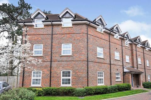 2 bedroom flat for sale, Glebe House Drive, Bromley BR2