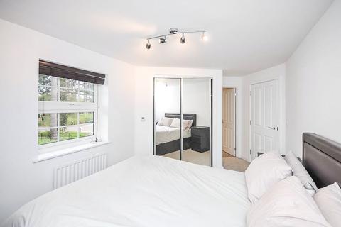 2 bedroom flat for sale, Glebe House Drive, Bromley BR2