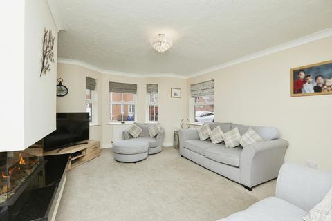 7 Marlow Drive, Branston, Burton-on-trent, DE14 3TX