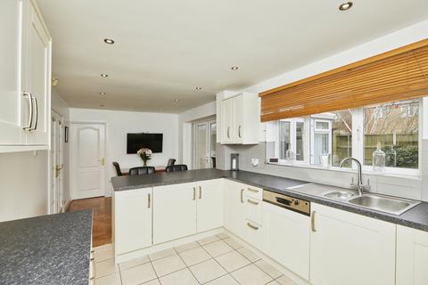 7 Marlow Drive, Branston, Burton-on-trent, DE14 3TX