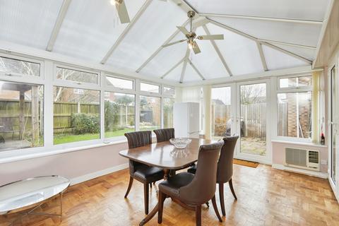 7 Marlow Drive, Branston, Burton-on-trent, DE14 3TX