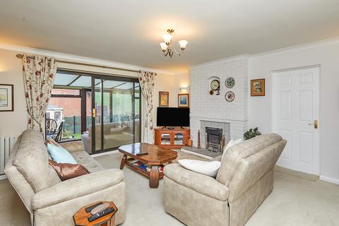 undefined, Winchcombe Drive, Staffordshire DE15