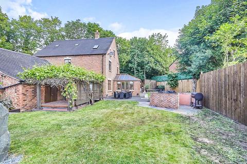 5 bedroom detached house for sale, Court Farm Lane, Burton-on-Trent DE14