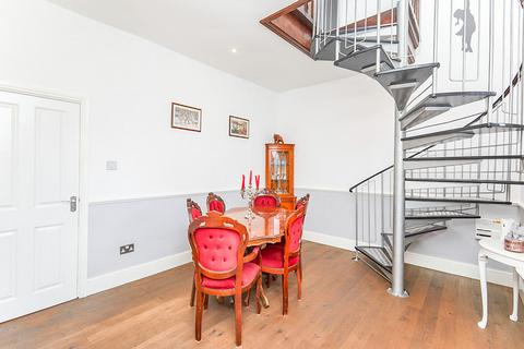 150 Alexandra Road, Burton-on-trent, DE15 0JE